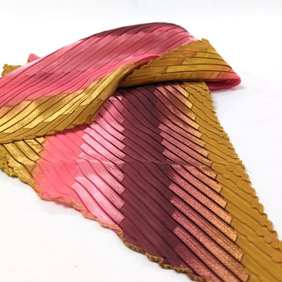 Prettiest Vintage Neck Scarf - Picture 4 of 5